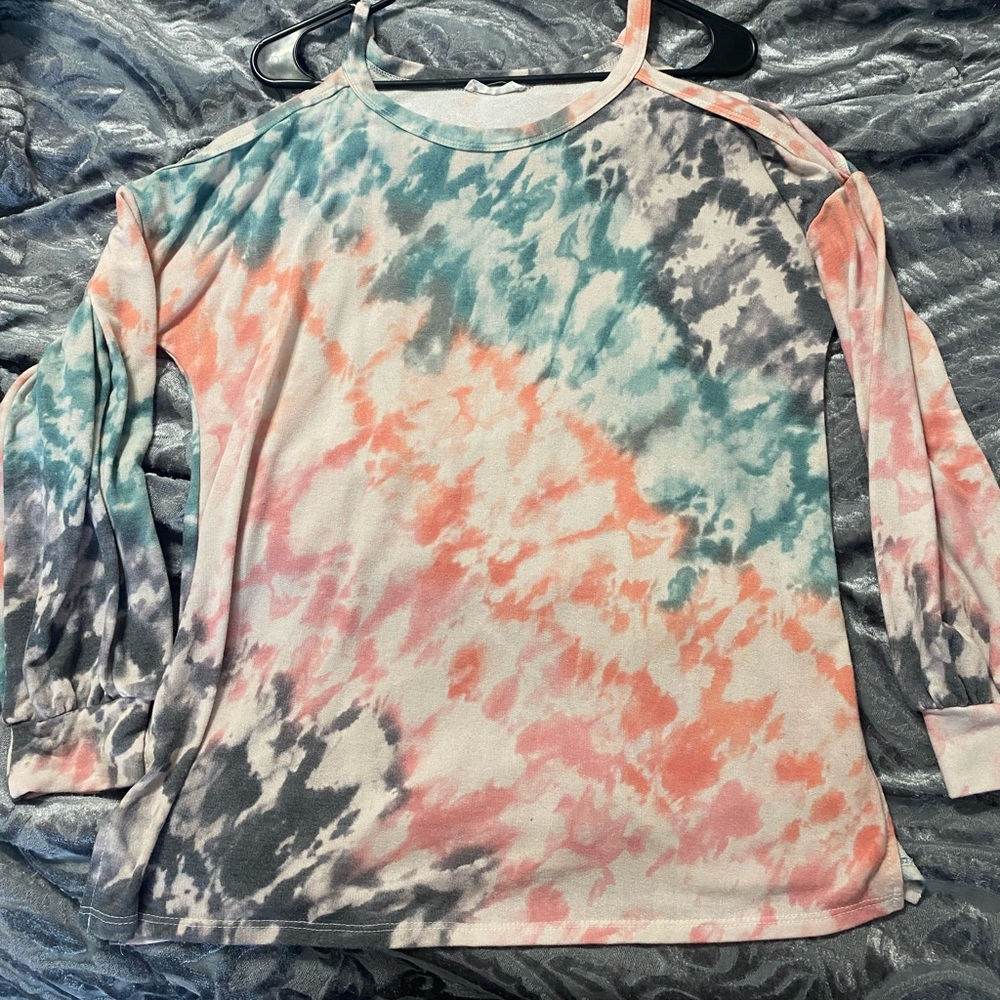 Long sleeve, peekaboo shoulder, tie-dye boutique shirt